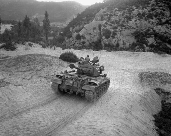 750px-USMC_M-46_Patton_Medium_Tank_in_1952