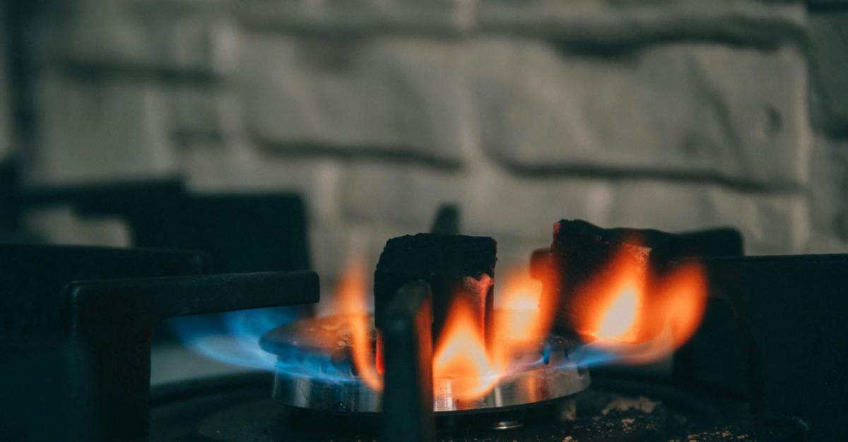 gas stove flame close up